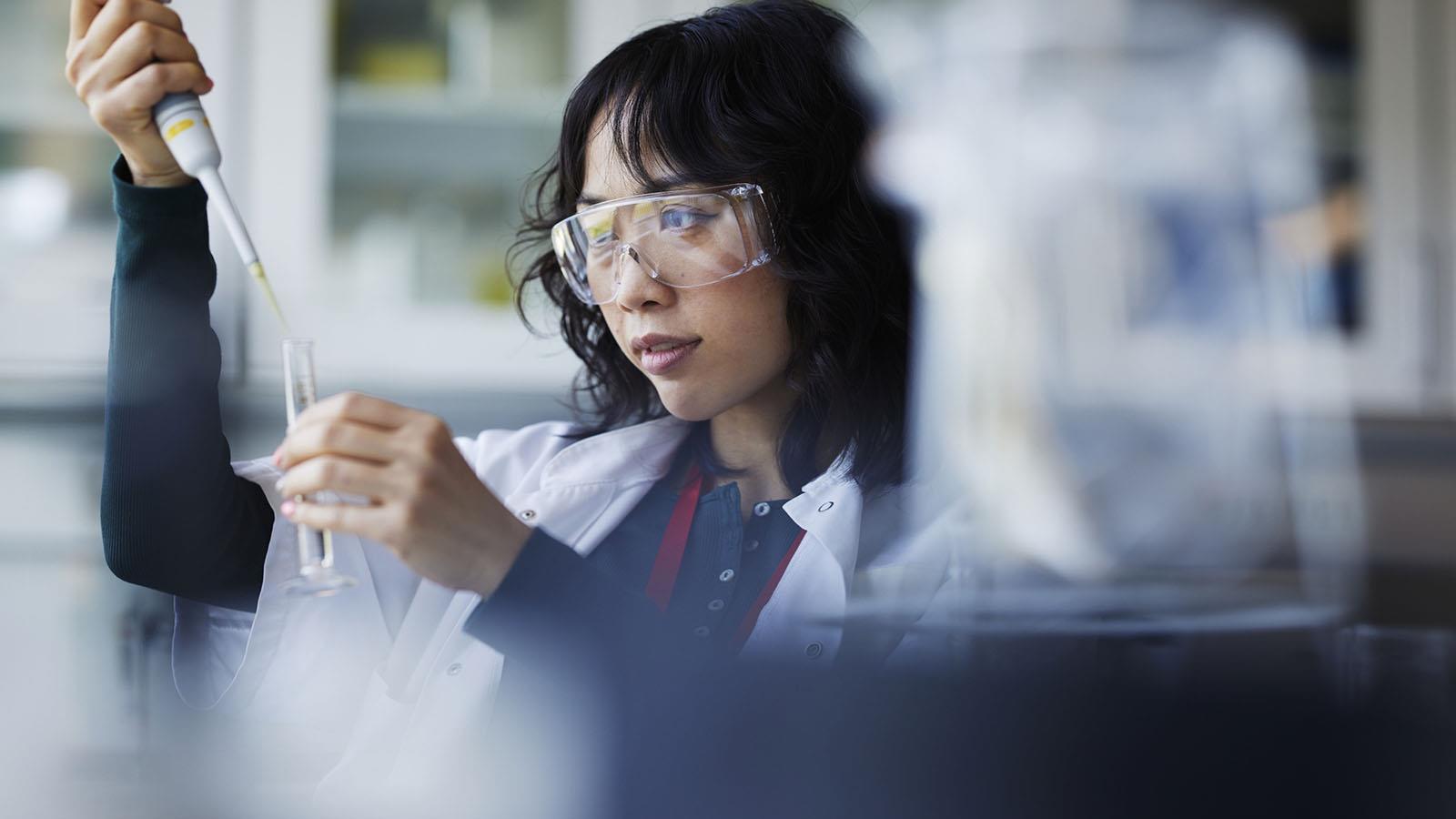 Influenza researcher working in a lab.