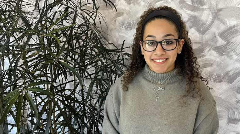 CSL intern Lauren