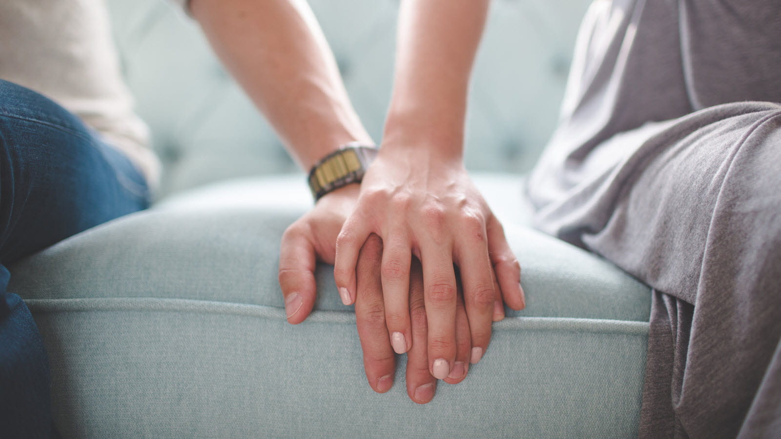 Close up of holding hands