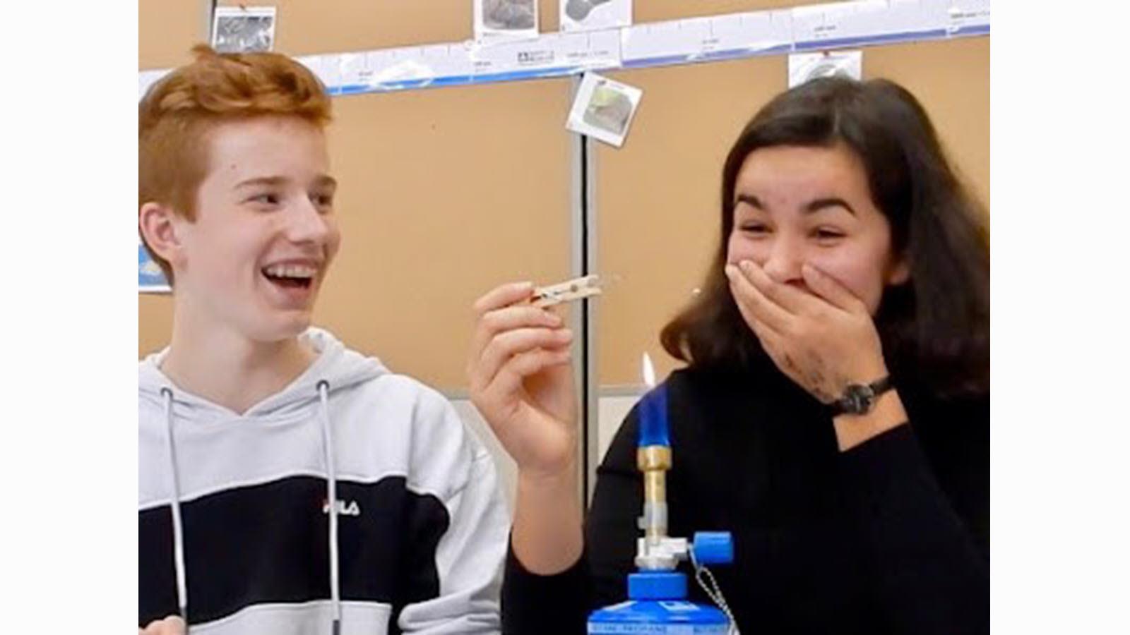 Amazed students using the SimplyNano experiment kit